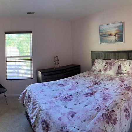 Appartement Private Bed And Bath In Charlotte Extérieur photo